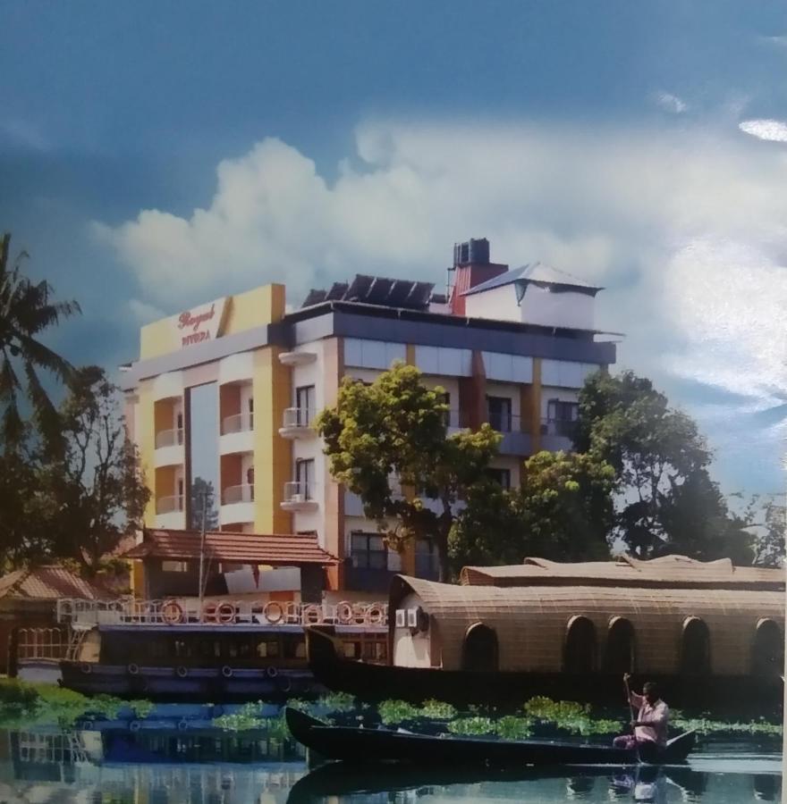 Royal Riviera Houseboats Hotel Kumarakom Exterior foto